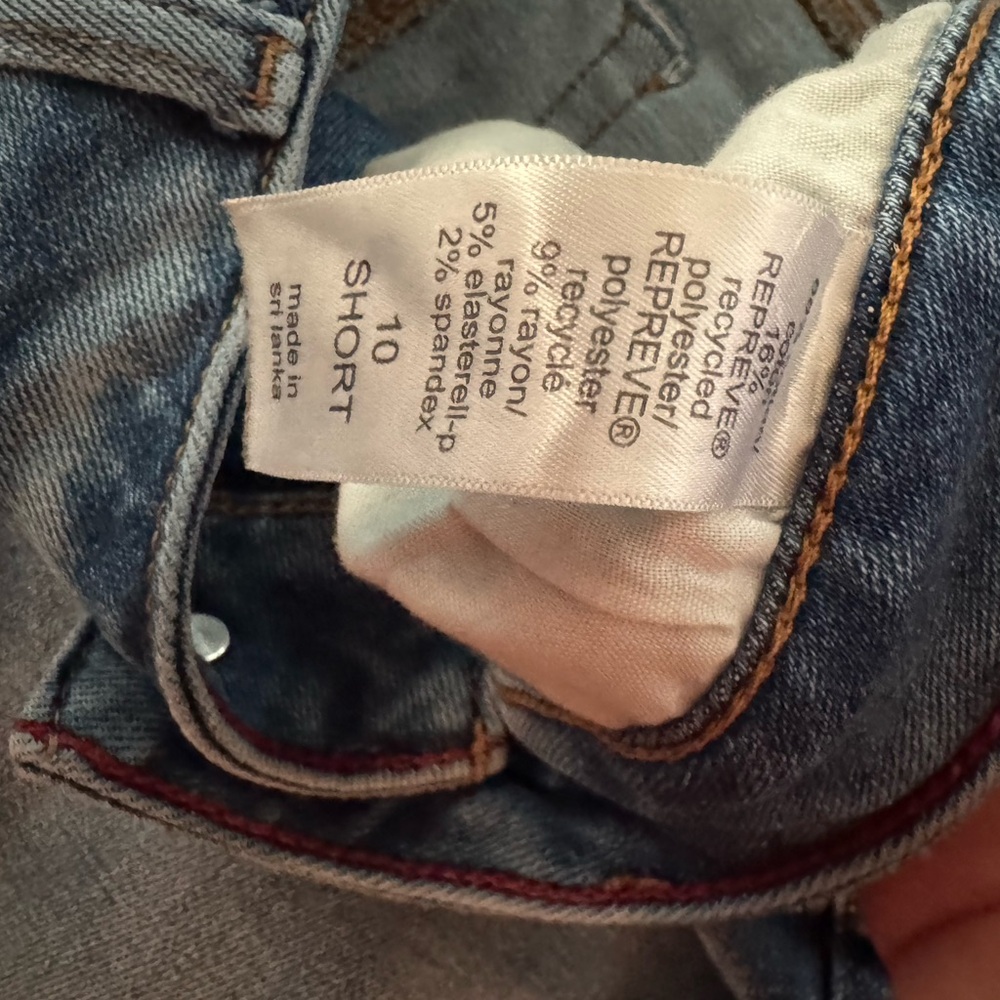 Maurice’s Edgely Distressed Flare Jeans in Blue - Picture 4 of 4